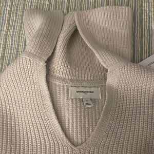 Brand new with tags!- beautifully layering sweater from banana republic!!🙌🎉💕